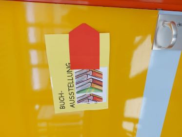 Buchausstellung Bild 1 neu